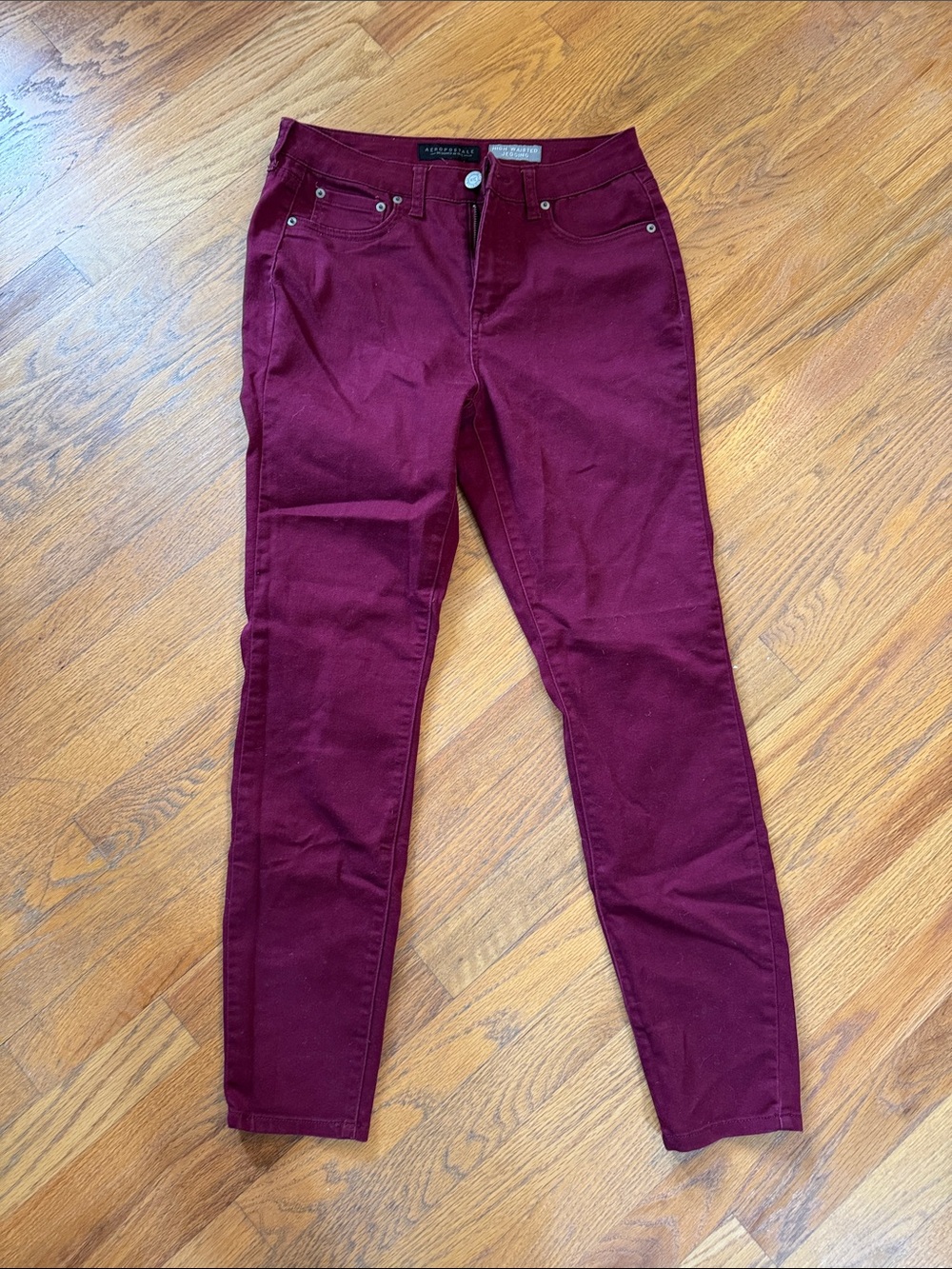 Aeropostale High-Waisted Jegging in Burgundy